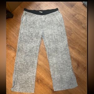 Women’s lightweight Capri pants size xl…  Dana buchman brand